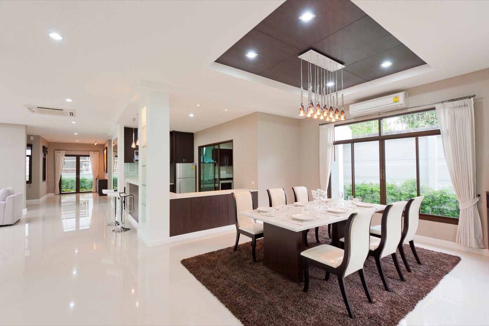 Dining room finished to the written standard